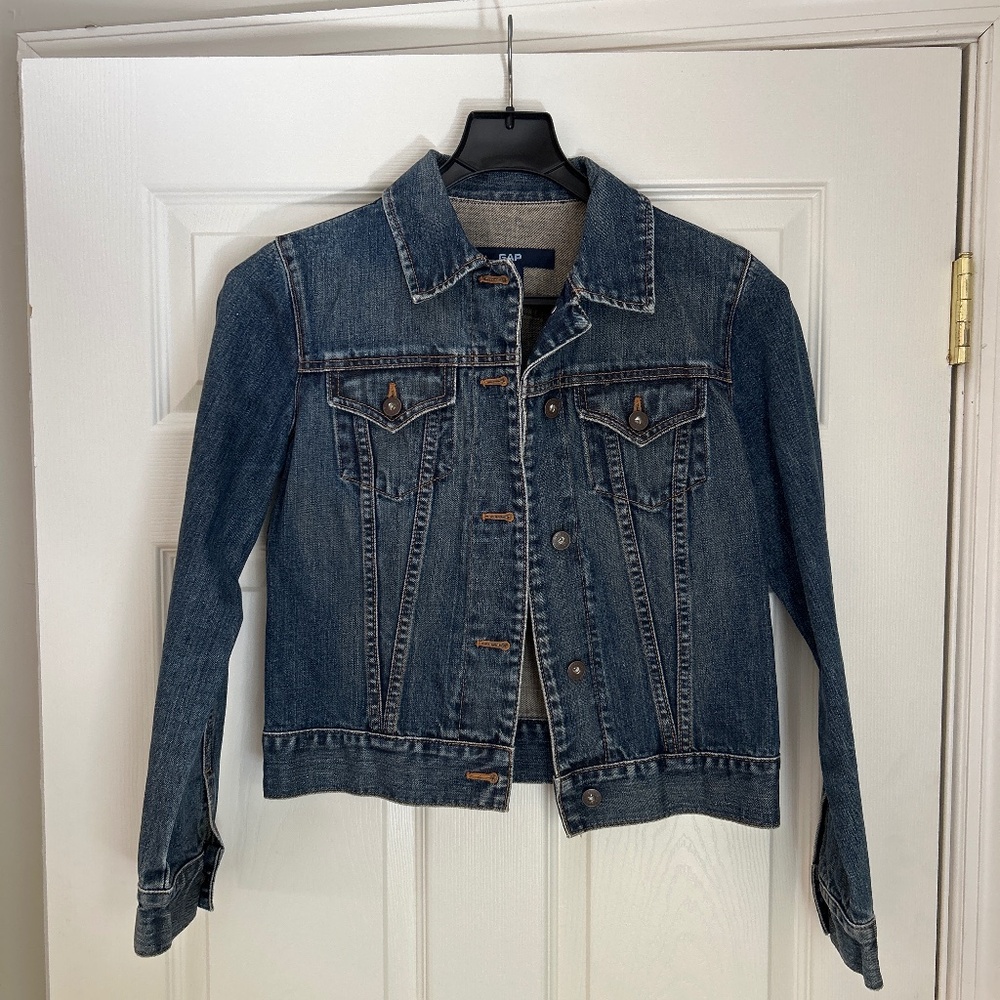 Women’s Gap Jean jacket size small